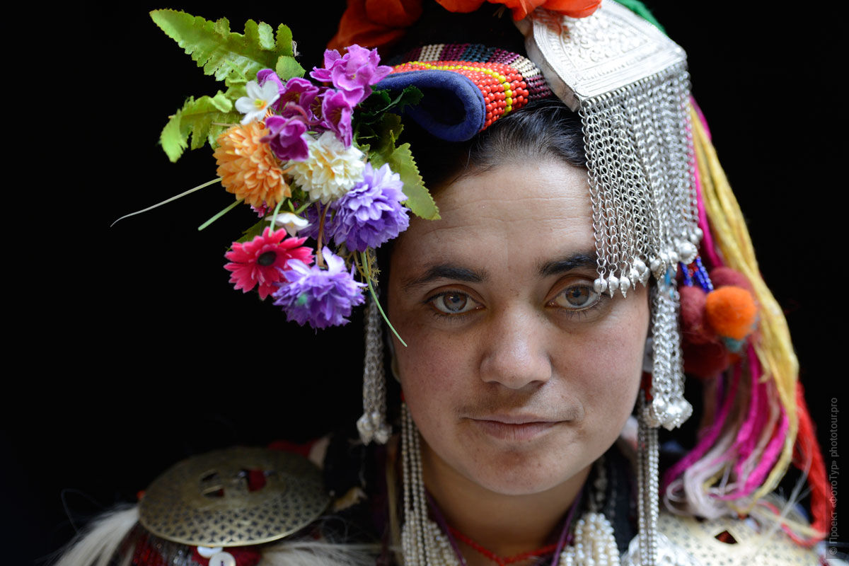 Aryan woman in national clothes. Tour Origins of Tibet: Bon, true Aryans to Da Khan, Mystery Dance Tsam in Lamayuru, Lake Pangong, June 15 - 26, 2020. Tour to Ladakh.