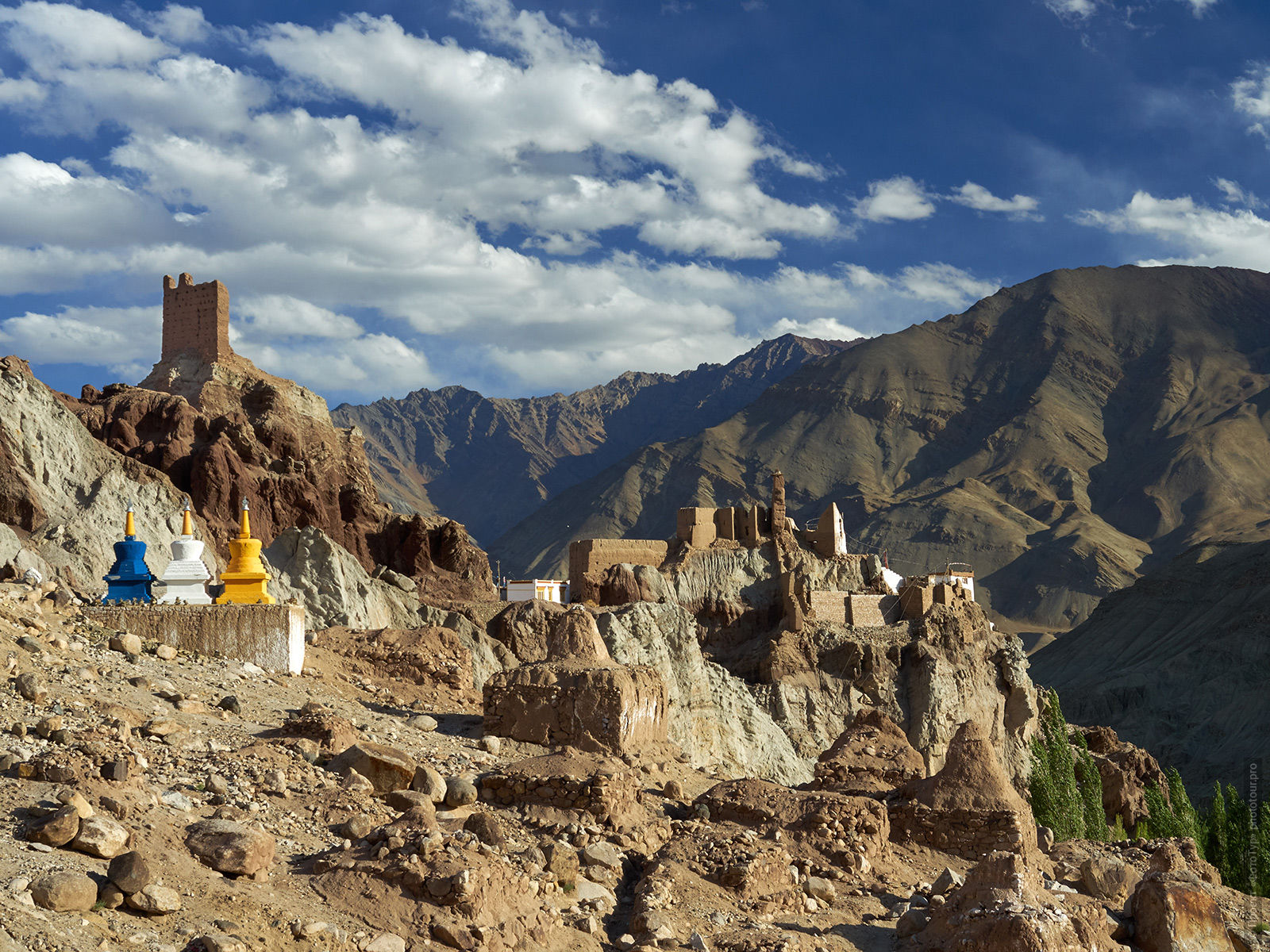 The Basco Monastery. Tour for artists in Tibet: Watercolor-1: Watercolor painting in Ladakh with Pavel Pugachev, 04.08. - 13.08. 2019.