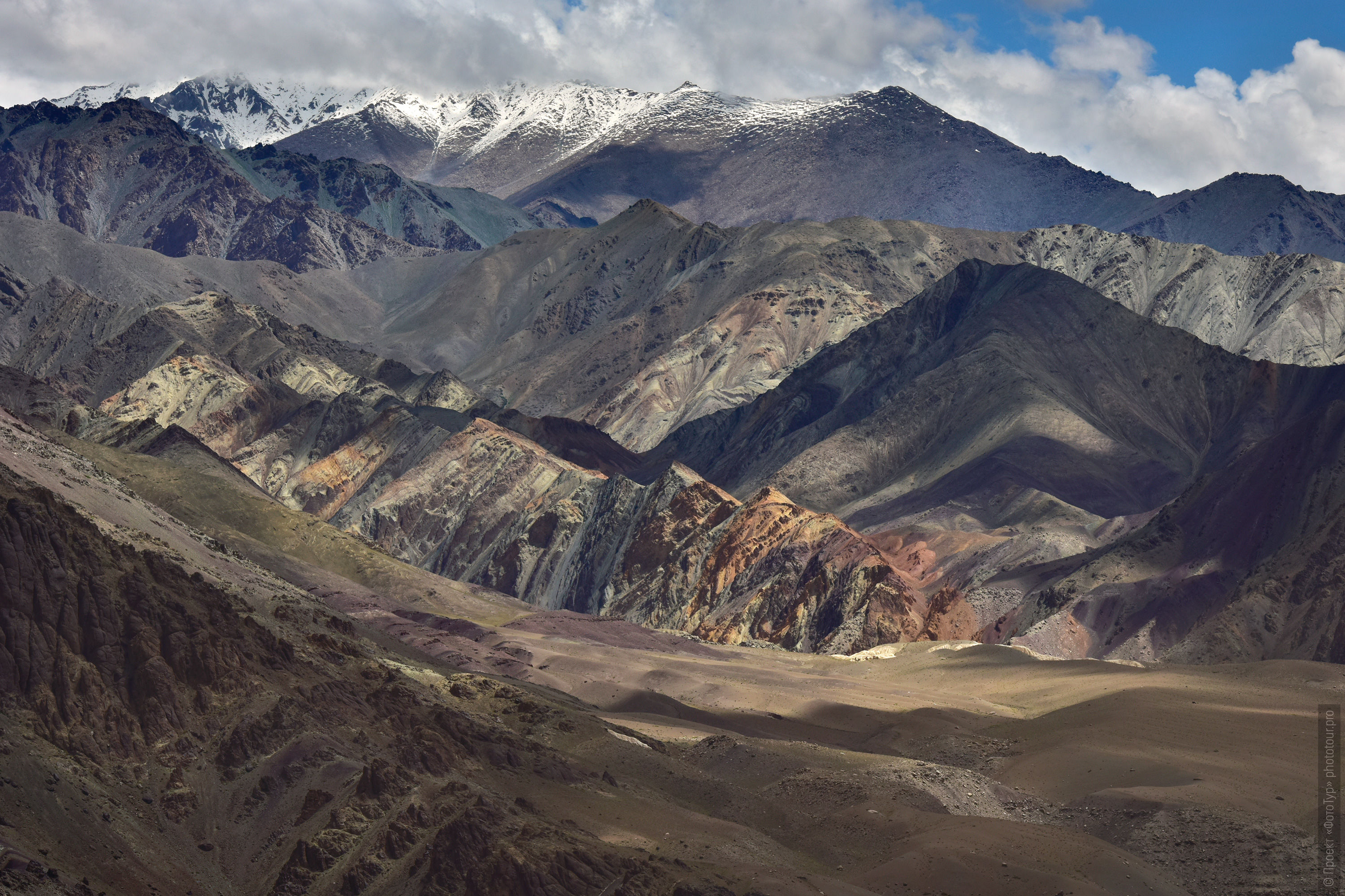 Da Hannu Valley. Tour Tibet Lake Advertising: Alpine lakes, valley of geysers, Lamayuru, rock monasteries, 01 - 10.09. 2023. Journey through the lakes of Ladakh.