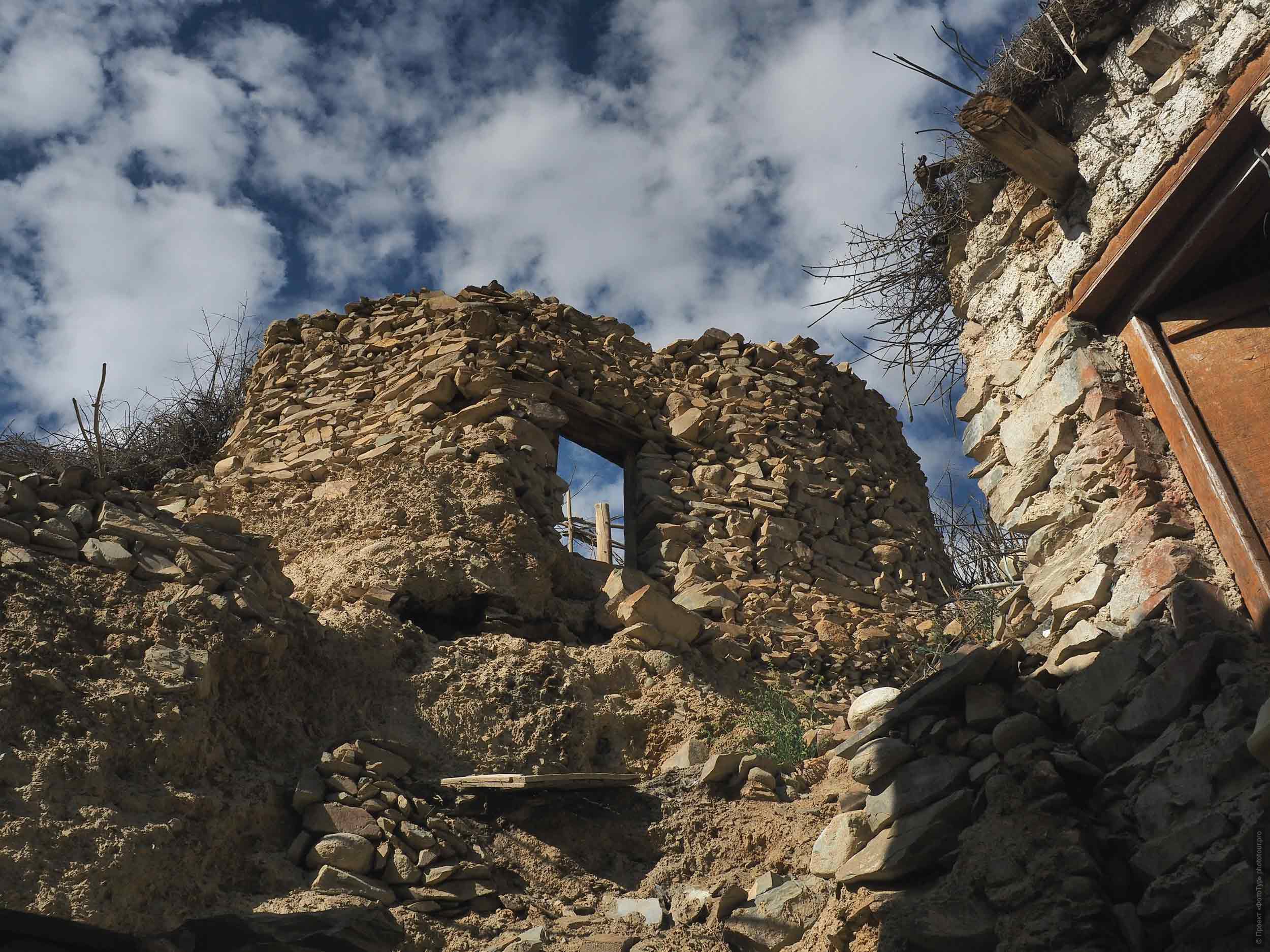 Old houses of the village Donkar. Tour Legends of Tibet: Ladakh, Lamayuru, Da Khan and Nubra, 19.09. - 28.09.2019.