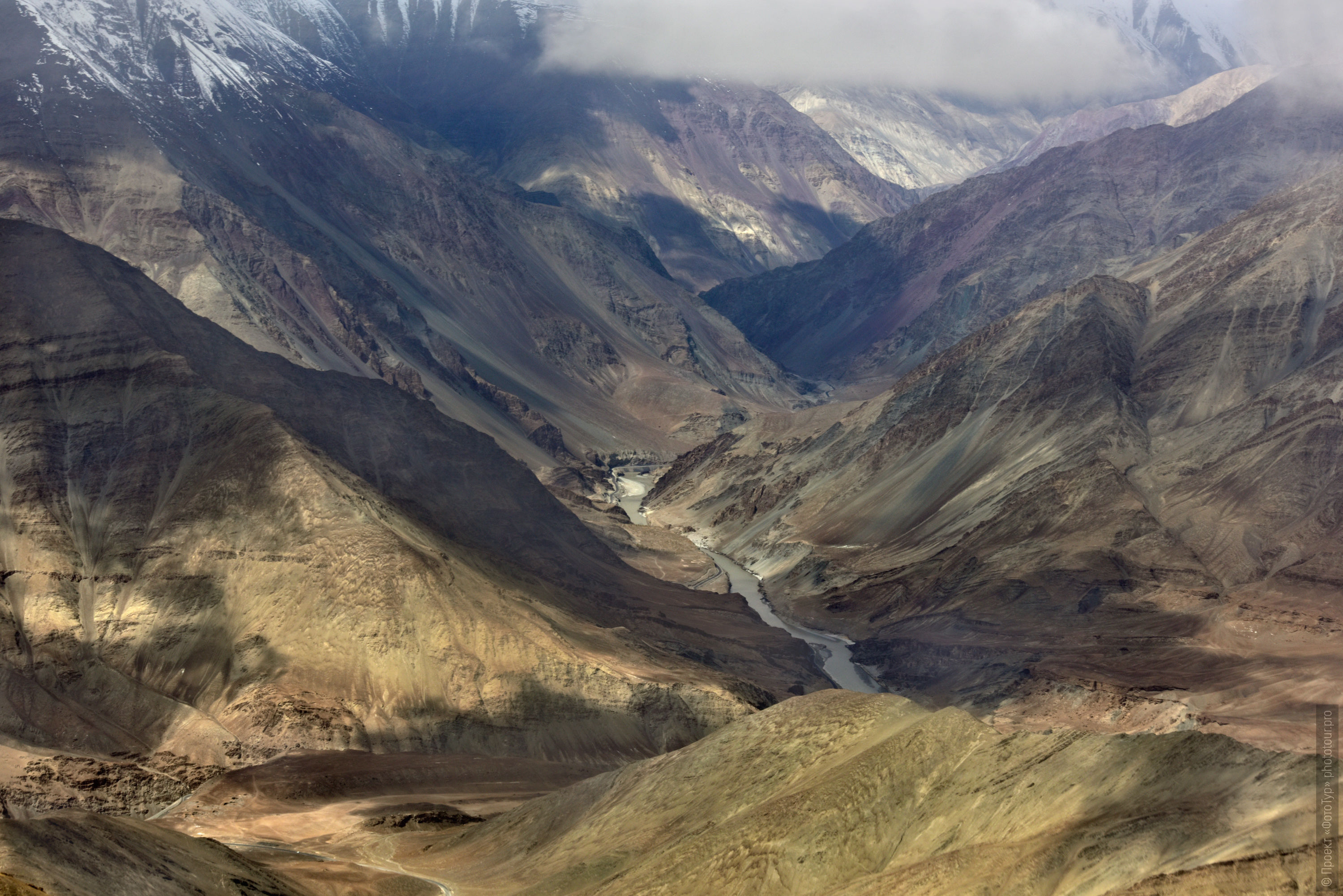 Indus River Valley in the Leh area. Budget photo tour Legends of Tibet: Zanskar, 30.08. - 09.09.2025.