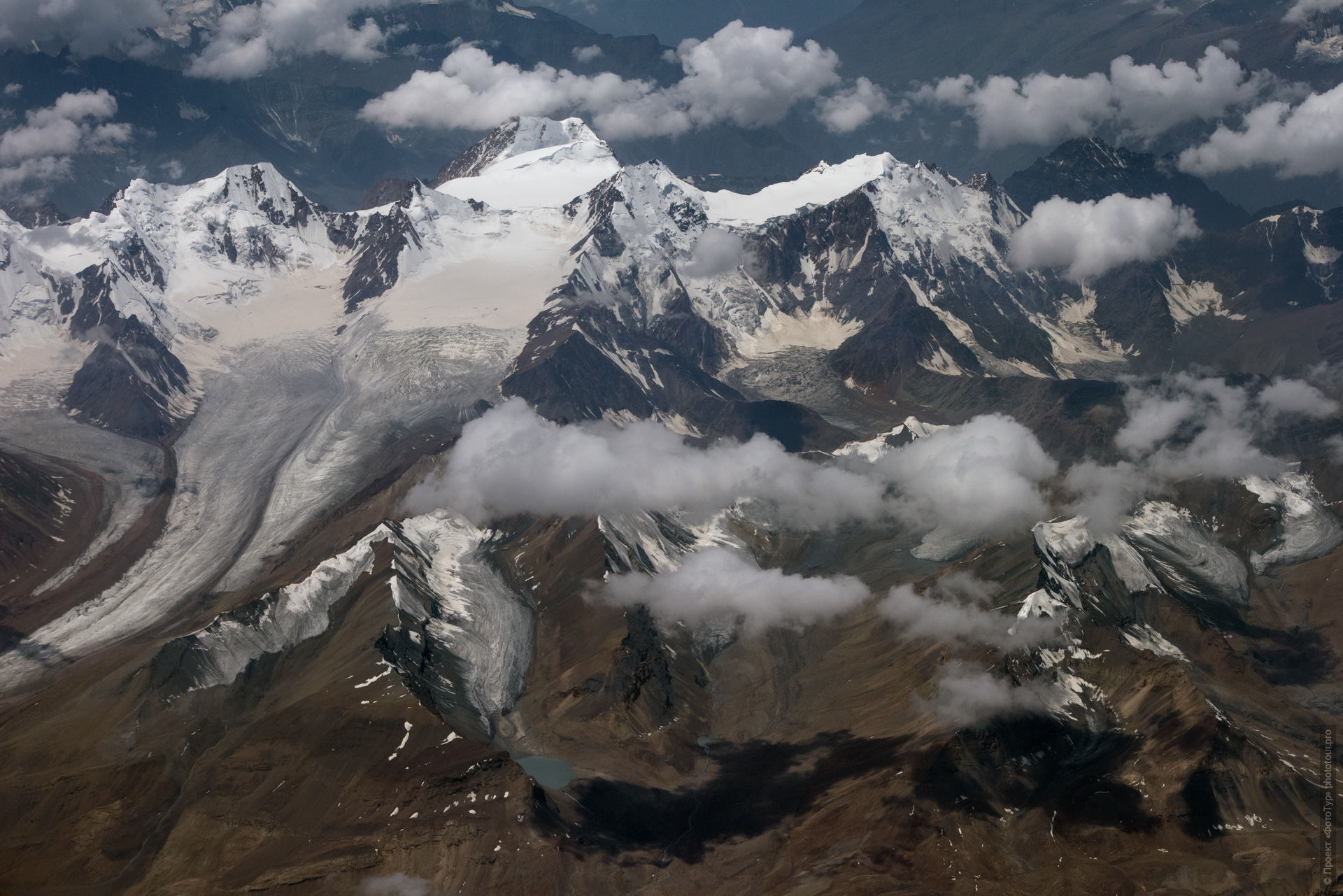 Flight Delhi - Leh. Budget photo tour Legends of Tibet: Zanskar, 30.08. - 09.09.2025.