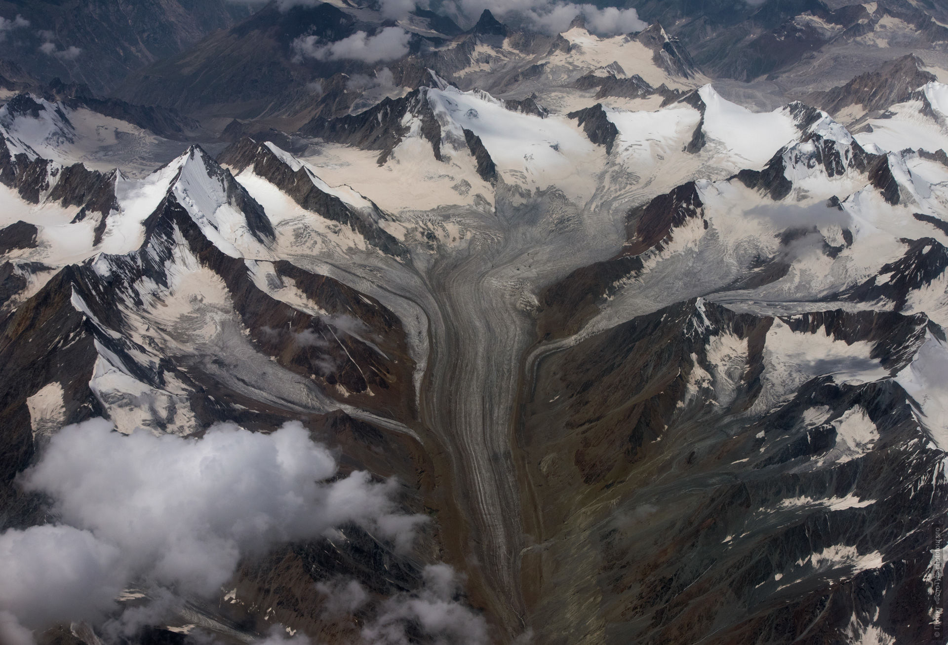 Flight Delhi - Leh. Tour Tibet Lakeside Advertising: Alpine lakes, geyser valley, Lamayuru, Colored Mountains, 01 - 10.09. 2023 year.