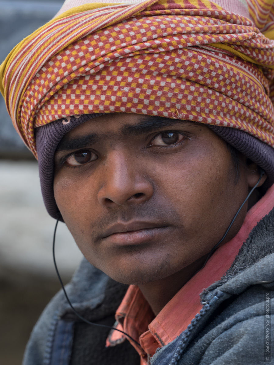 Portrait of a road worker, Ladakh. Expedition Tibet Lake-2: Pangong, Tso Moriri, Tso Kar, Tso Startsapak, Leh-Manali highway.