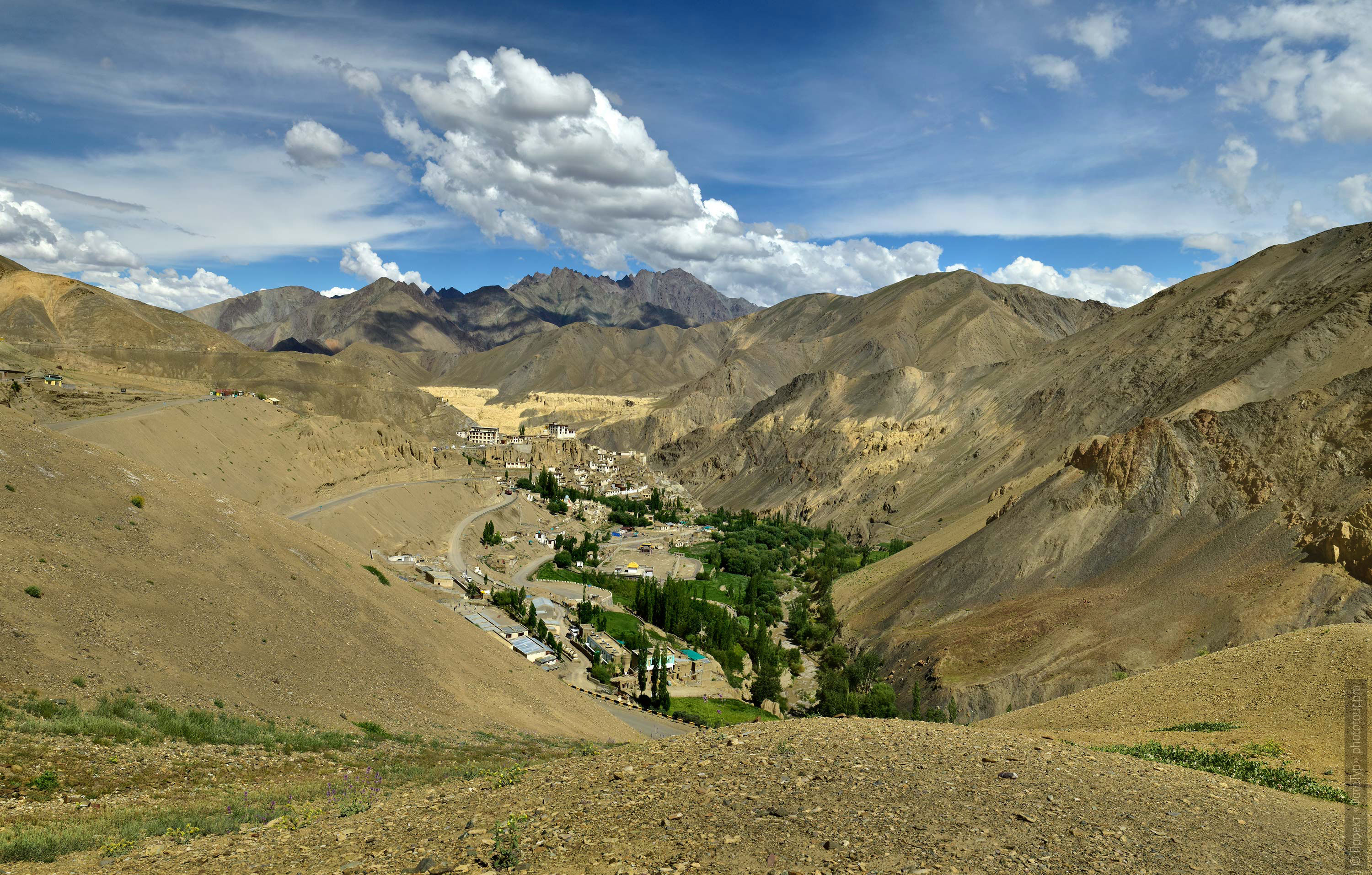 Lamayuru, Moon Land. Tour for artists in Tibet: Watercolor-1: Watercolor painting in Ladakh with Pavel Pugachev, 04.08. - 13.08. 2019.