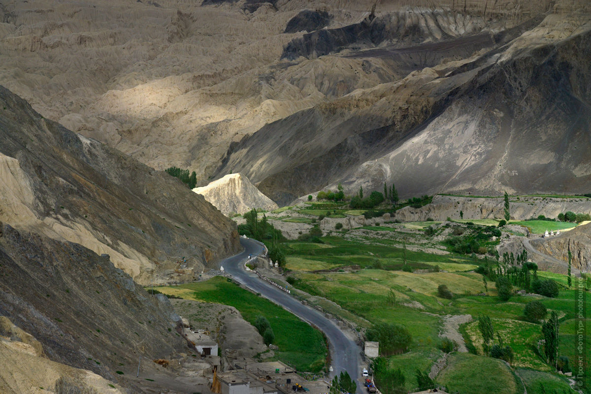 Lamayuru, Moon Land. Tour for artists in Tibet: Watercolor-1: Watercolor painting in Ladakh with Pavel Pugachev, 04.08. - 13.08. 2019.