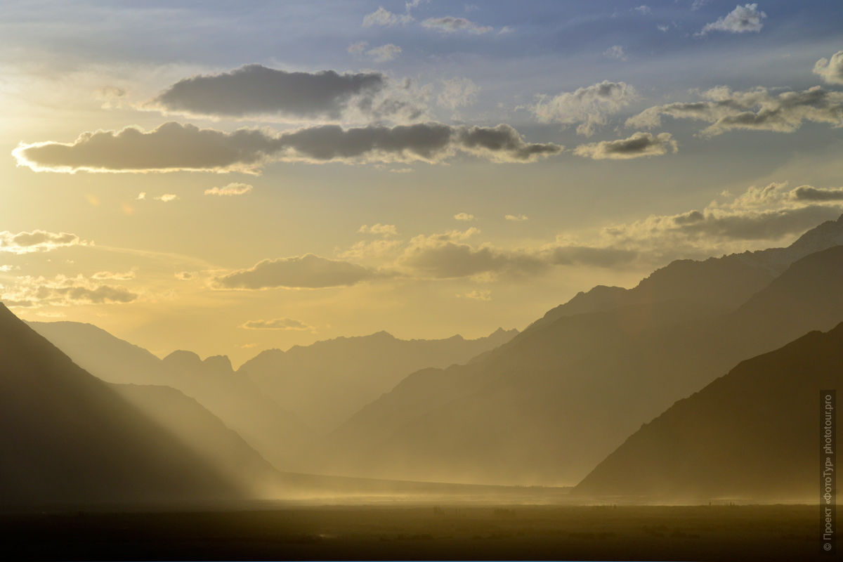 Sunset in the Nubra valley. Tour Legends of Tibet: Ladakh, Lamayuru, Da Khan and Nubra, 19.09. - 28.09.2019.