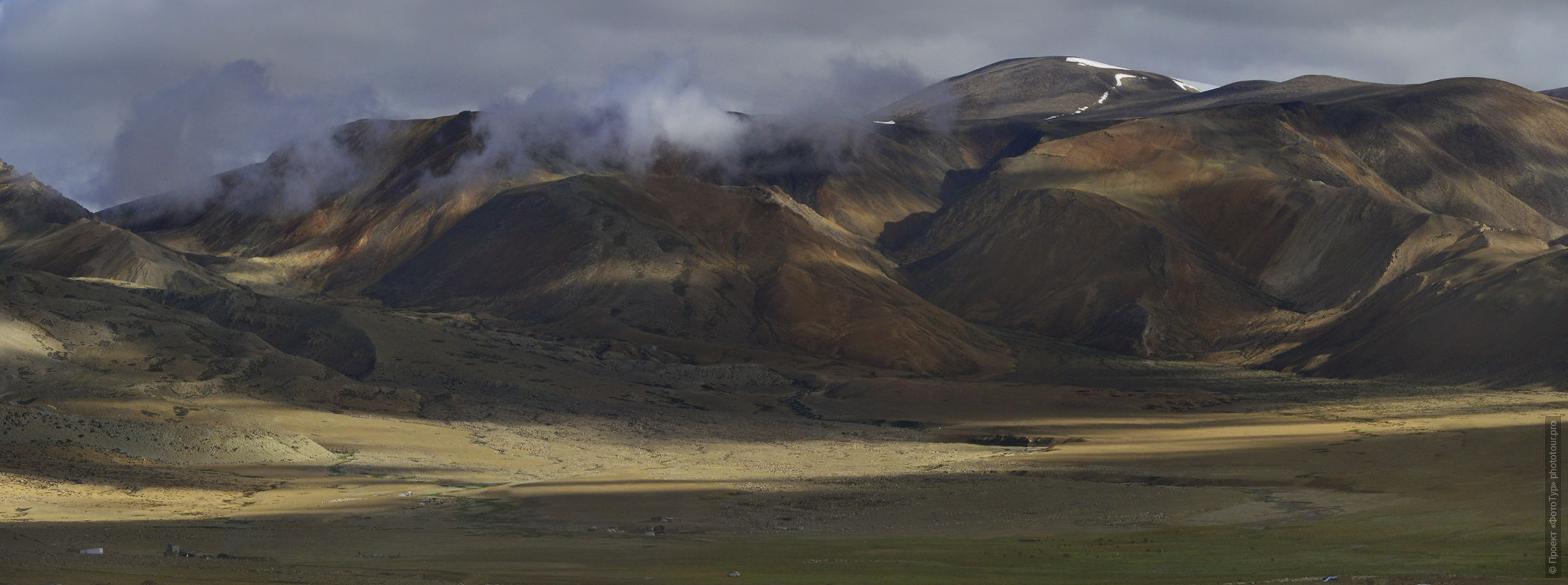 Korzok Fu, summer pastures of nomads near Tso Moriri Lake. Expedition Tibet Lake-2: Pangong, Tso Moriri, Tso Kar, Tso Startsapak, Leh-Manali highway.