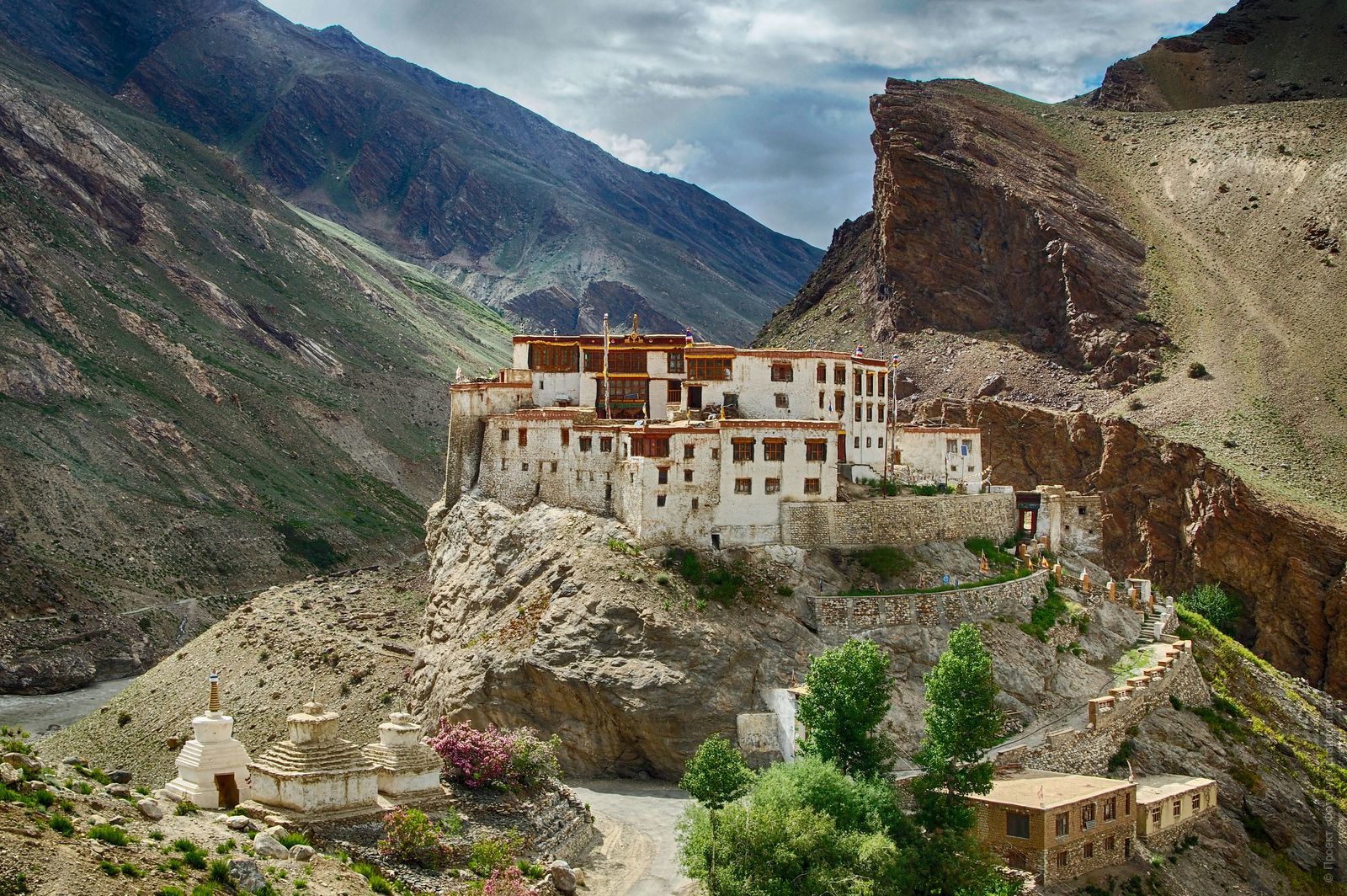 Buddhist monastery Bardan Gonpa. Budget photo tour Legends of Tibet: Zanskar, 30.08. - 09.09.2025.