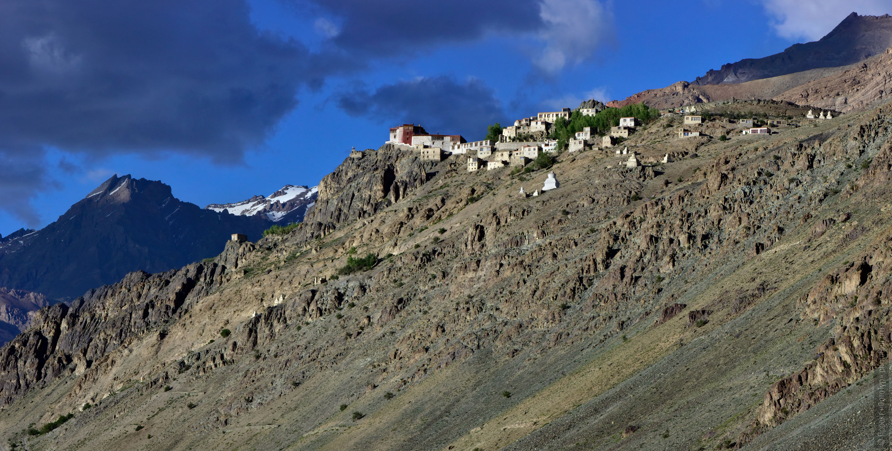 Buddhist monastery Stongdei Gonpa. Budget photo tour Legends of Tibet: Zanskar, 30.08. - 09.09.2025.