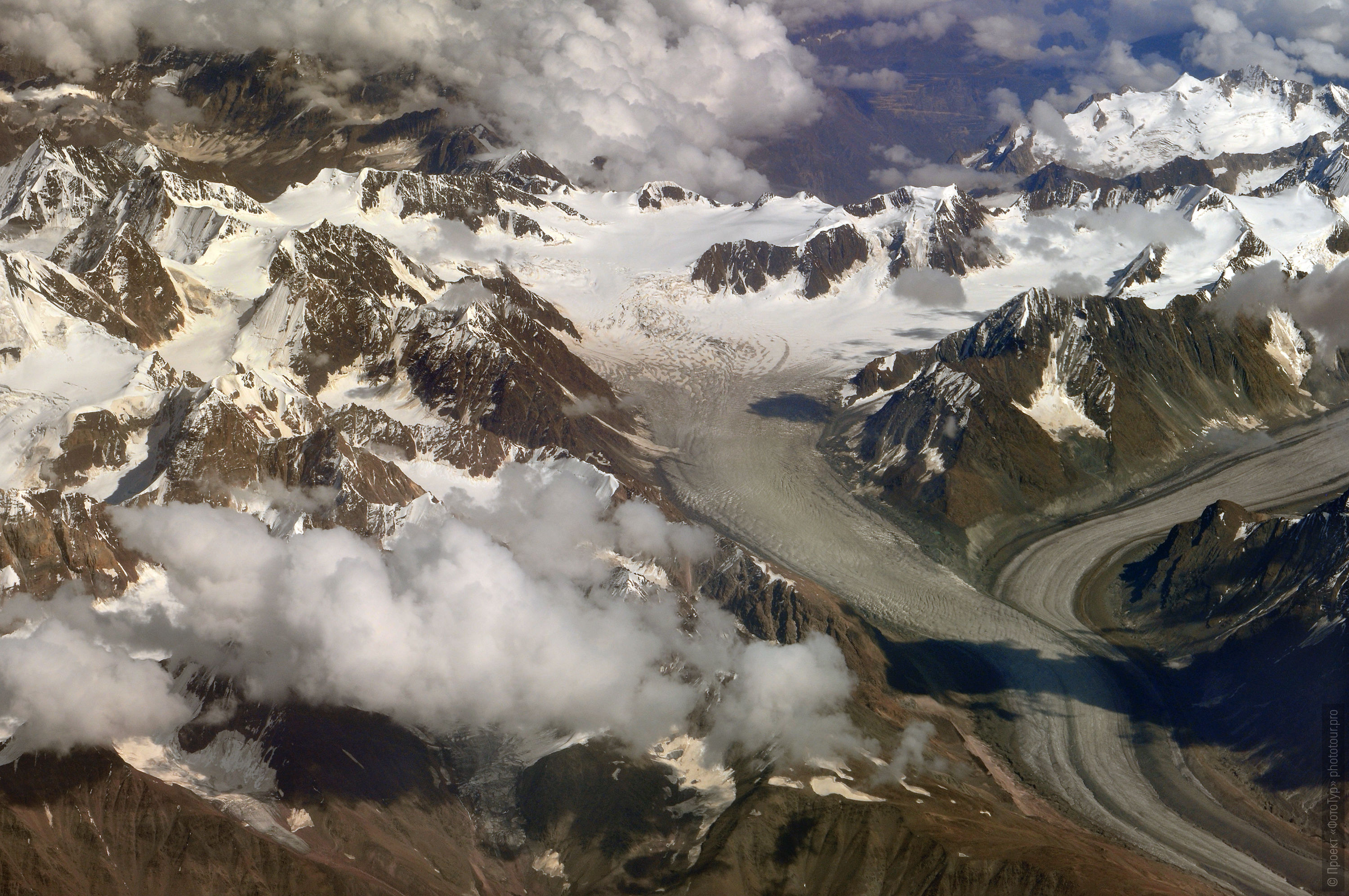 Flight Delhi - Leh. Phototour Tibet Ozerny: Pangong, Tso Moriri, Tso Kar, Tso Startsapak, 27.06. - 08/07/2018.