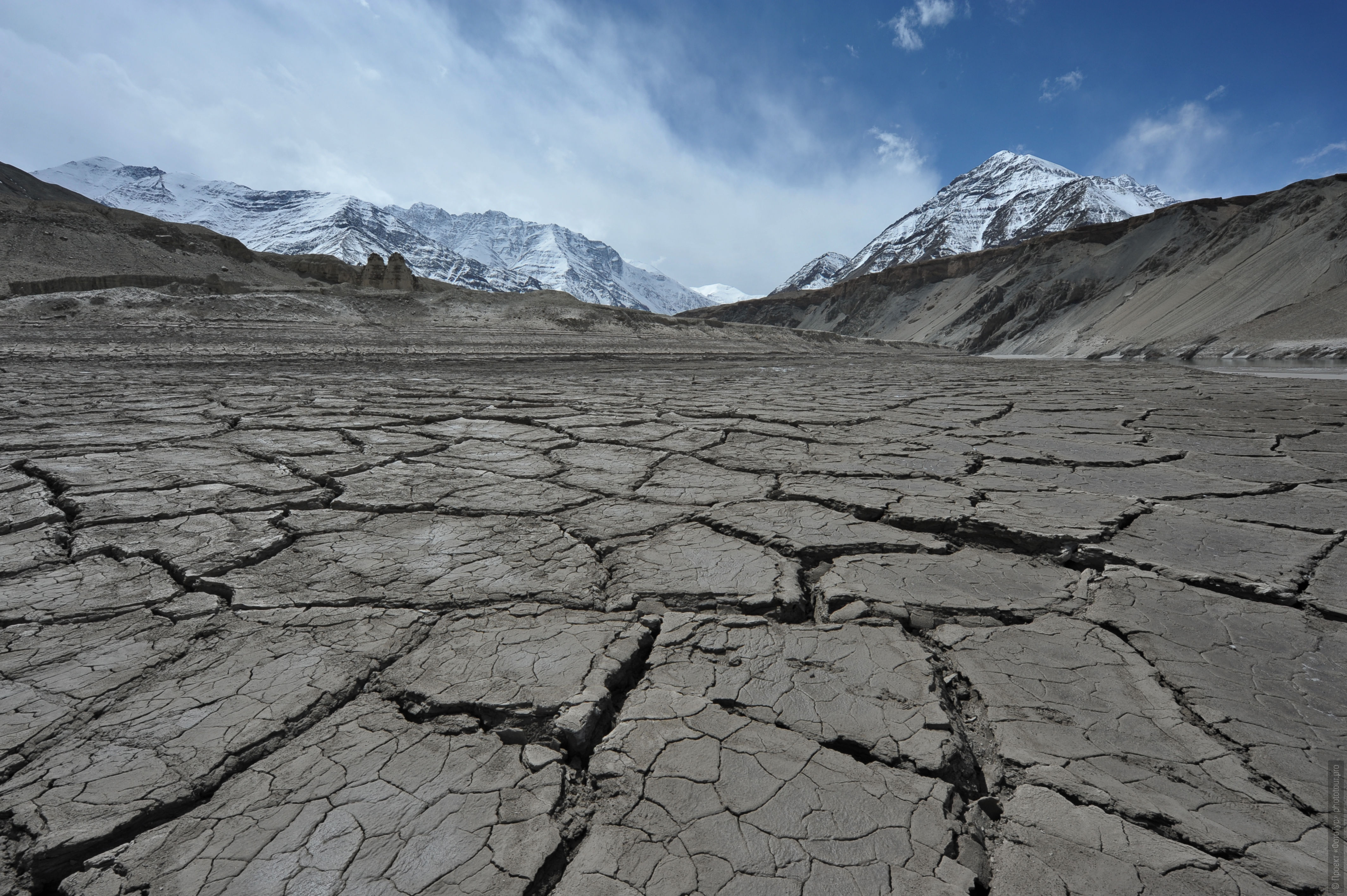 The floodplain of the Indus River in winter; a photo tour of Ladakh. Photo tour to Tibet for the Winter Mysteries in Ladakh, Stok and Matho monasteries, 01.03. - 03/10/2020